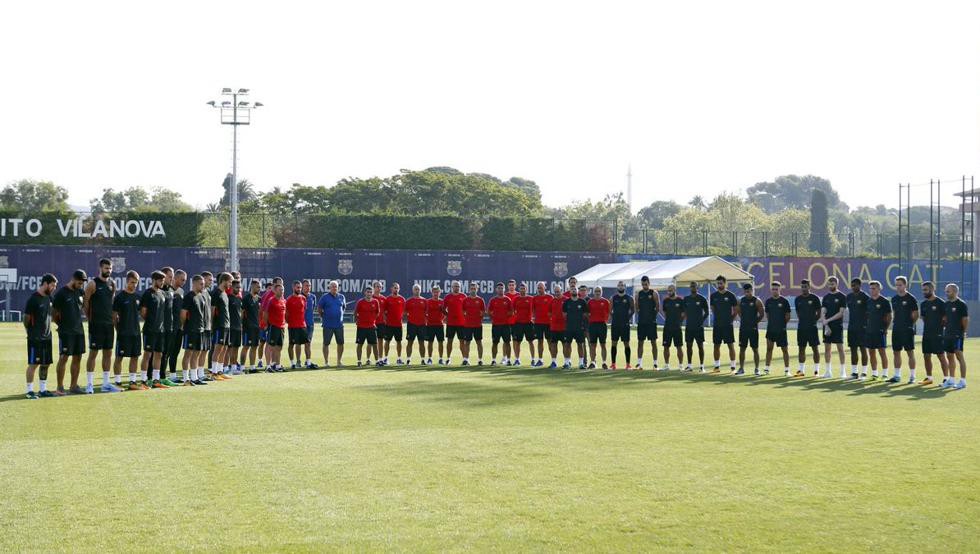 Silencio abrumador: el Barça se sumó a los homenajes a las víctimas de los atentados | Internacionales