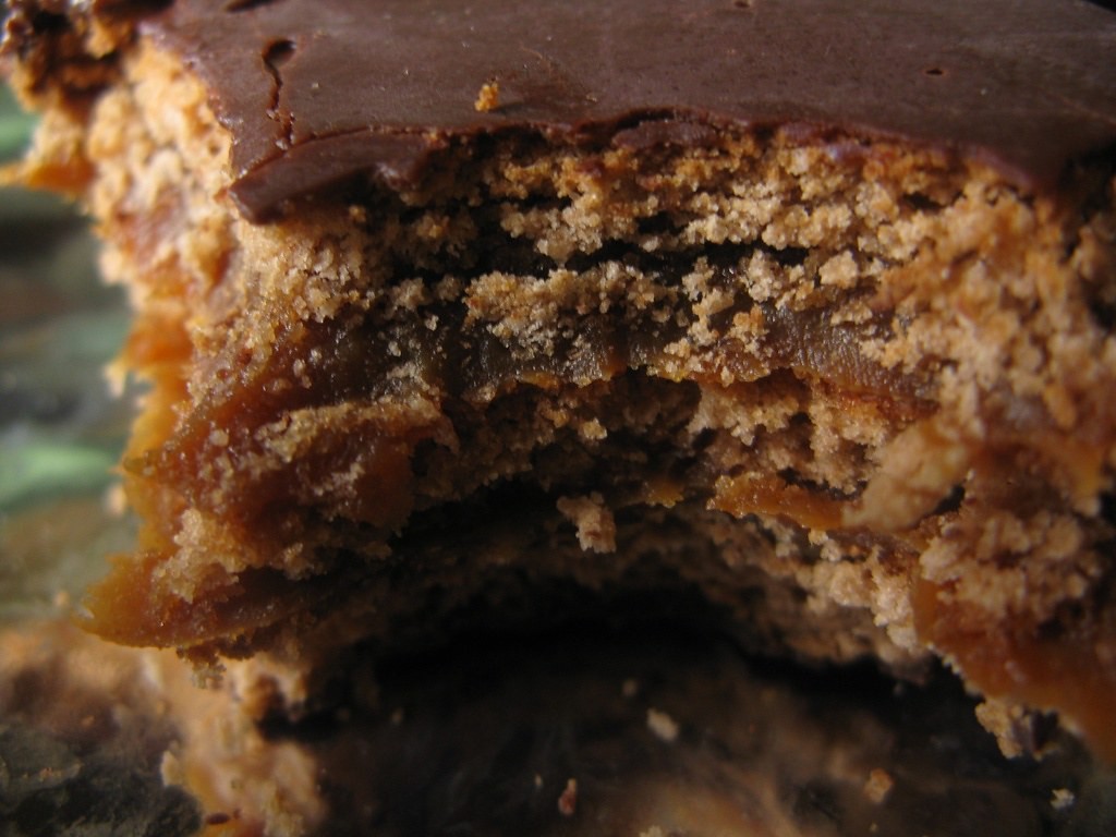 A contramano: en plena crisis de consumo, una fábrica de alfajores no da abasto con las ventas | Información General