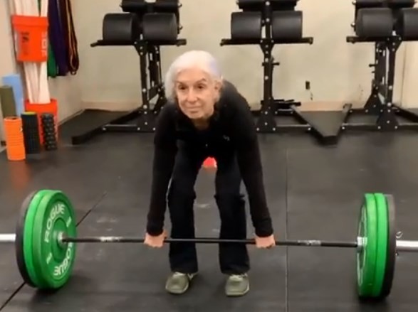 Una anciana de 72 años, estrella del crossfit en Instagram | Tecnología