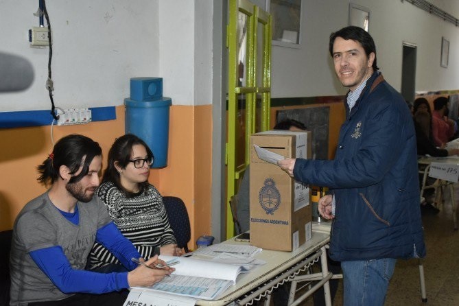 La Pampa: un precandidato a diputado casi no puede votar porque habían anotado mal su apellido | Información General