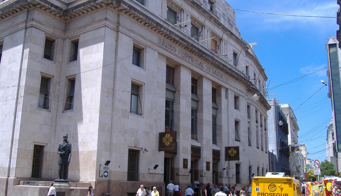 Por el DNU del Gobierno, los bancos atenderán hasta las 17 | Información General