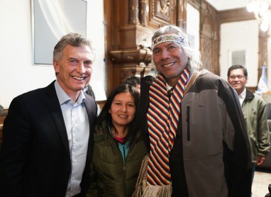 Macri recibió a Félix Díaz y se comprometió a dar impulso a la ley de Propiedad Comunitaria Indígena | Información General