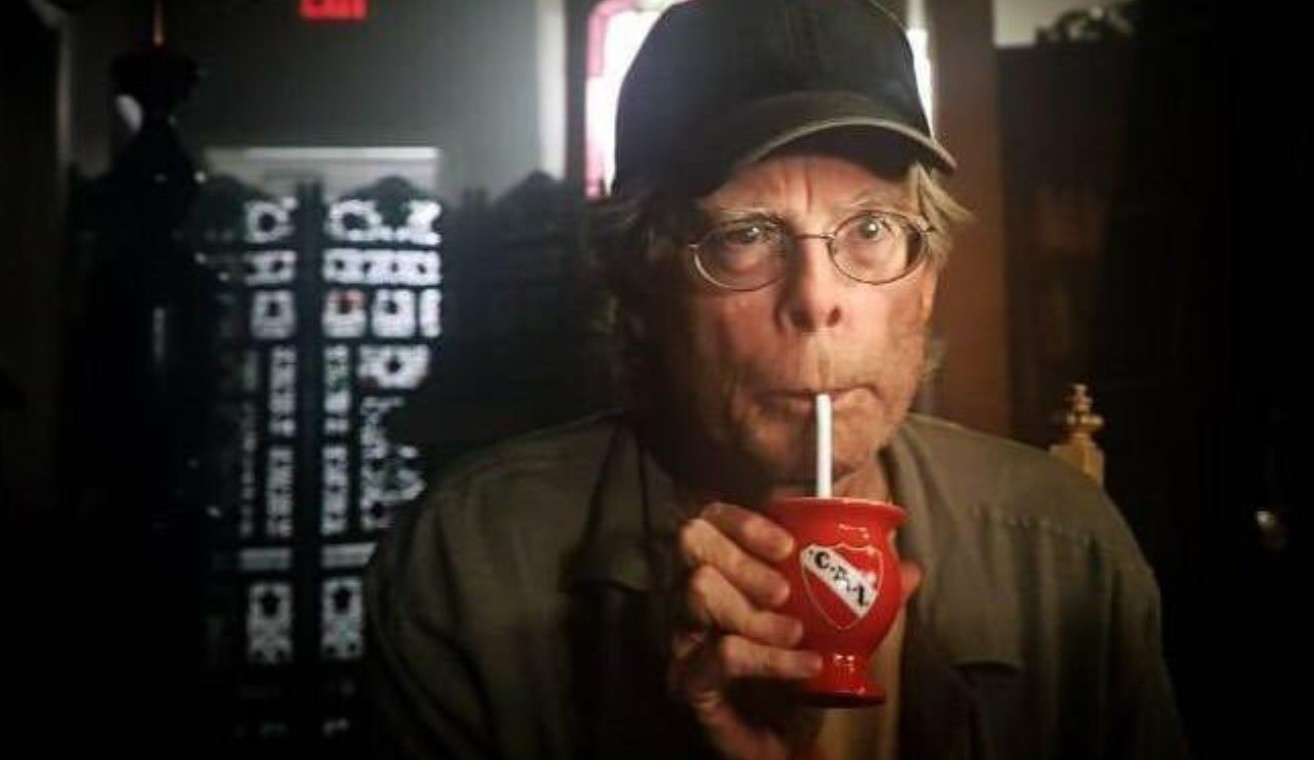 El Diablo mete miedo: homenaje a Independiente en la película 'It: capítulo 2' | Espectáculos