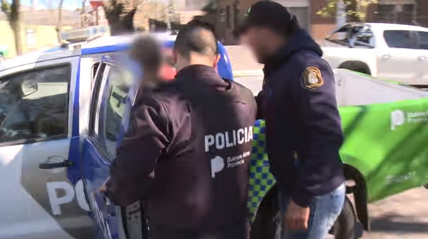 Detuvieron a diez miembros de la barra de River y secuestraron armas y drogas | Deportes