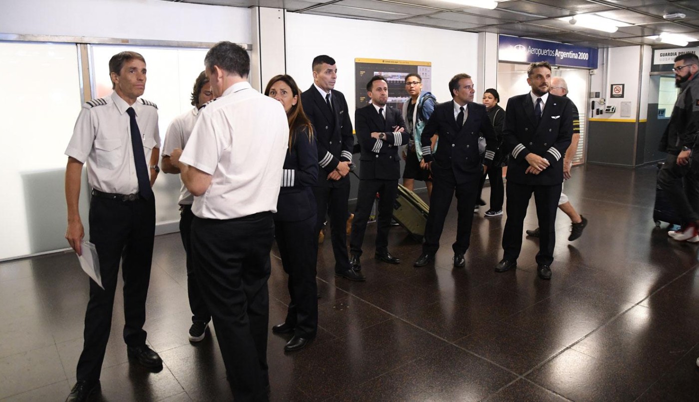 Pilotos reclaman una recomposición salarial y anticipan una medida de fuerza para el fin de semana | Información General