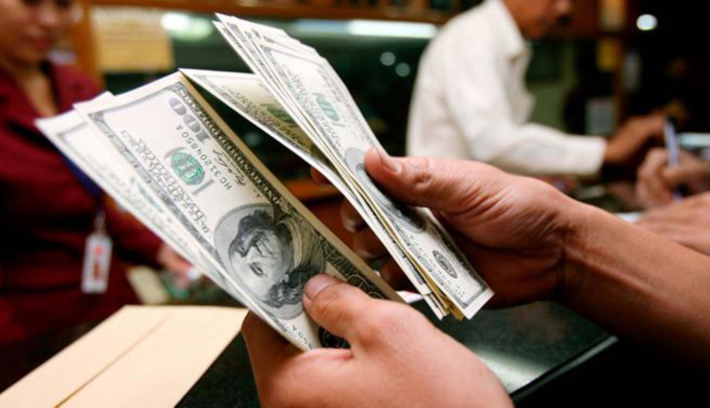 Creció 30% la cantidad de individuos que compró dólares en septiembre | Información General