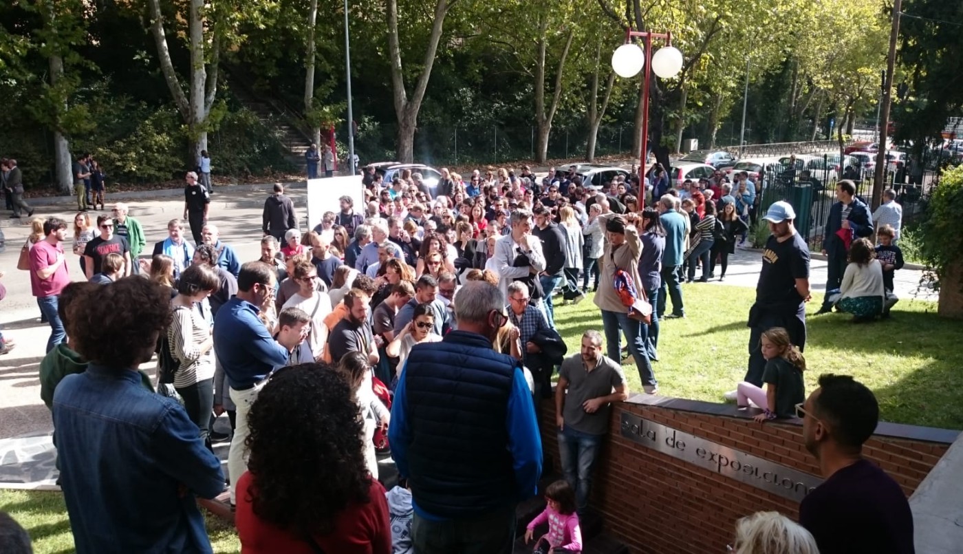Argentinos en el exterior: histórica fila para votar en Madrid | Información General