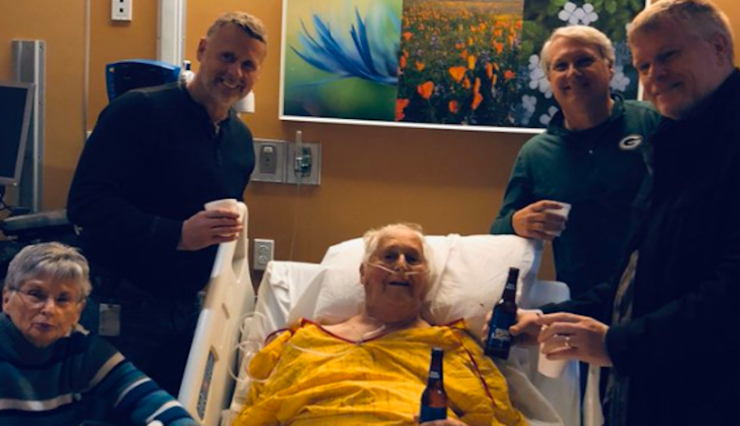 "La última cerveza": el anciano que tiene un cáncer terminal y pudo cumplir su deseo junto a sus hijos | Tecnología