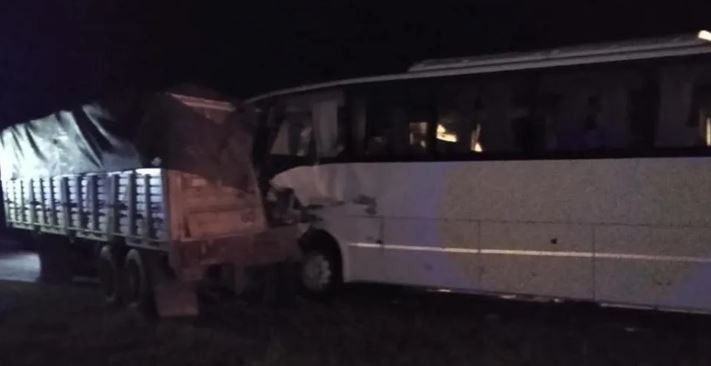 Chocó un micro que trasladaba a juveniles de Sportivo Barracas: un muerto y varios heridos | Información General