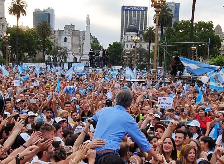 Mauricio Macri se despidió en Plaza de Mayo: "Vamos a ser una oposición constructiva" | Información General