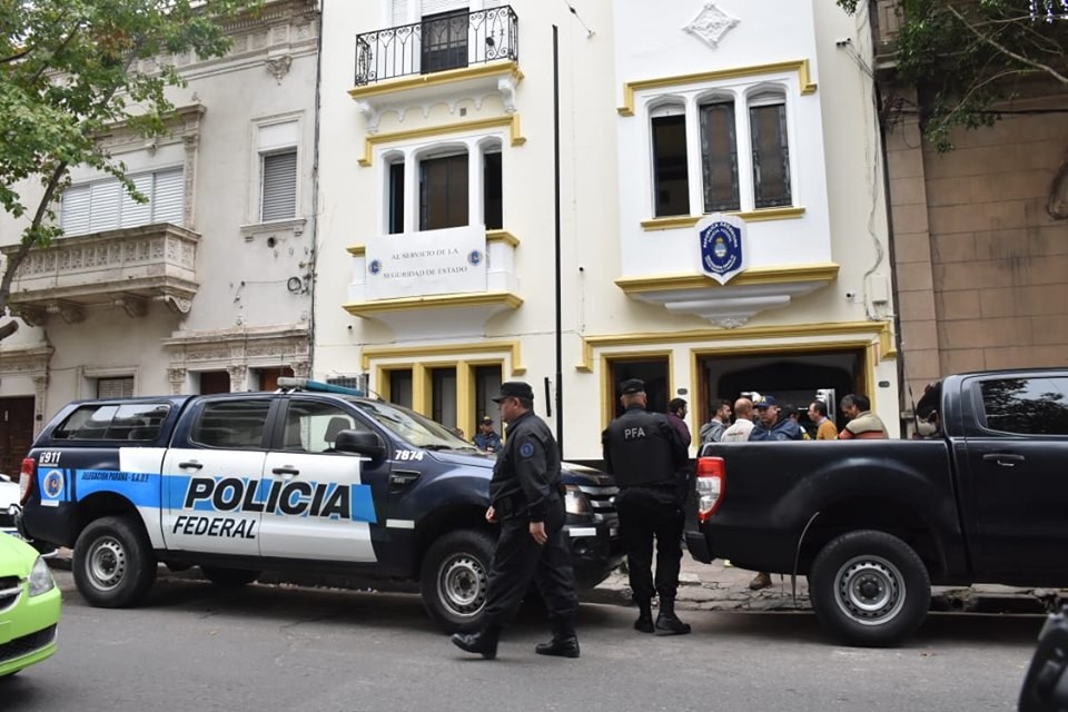 Denuncian un "sistema recaudatorio" ilegal en la delegación santafesina de la PFA | Información General