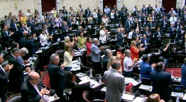Diputados suspendió los aumentos de sueldo de legisladores y personal político | Información General