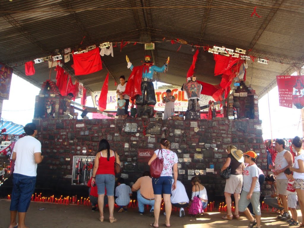 Esperan que unos 300 mil devotos lleguen al santuario correntino del Gauchito Gil | Información General