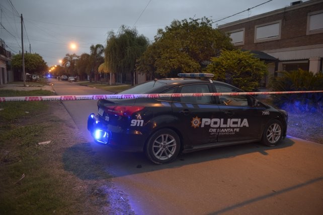 Asesinan a balazos a una mujer en la puerta de su vivienda en zona oeste | Información General
