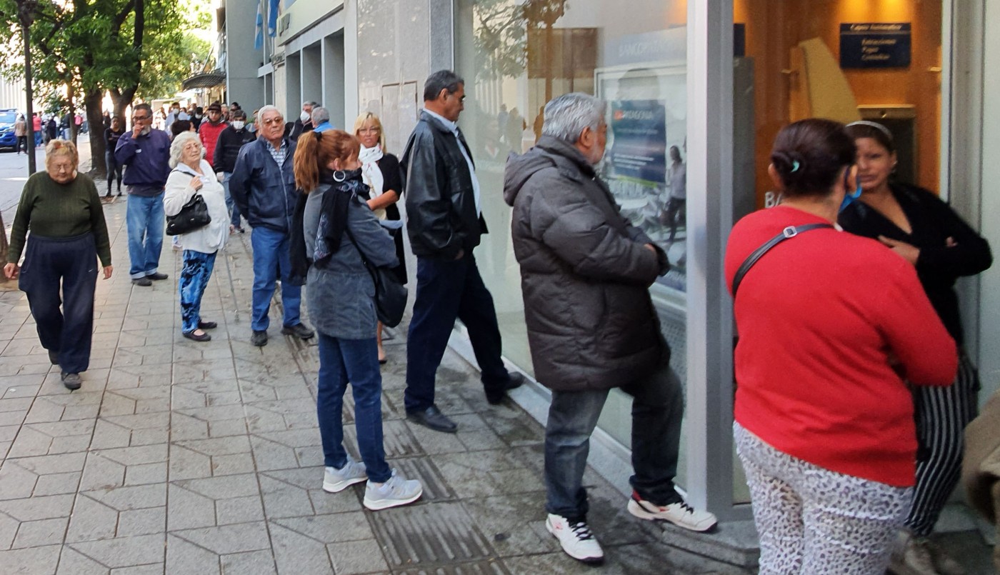 Bancos durante el fin de semana: qué casos serán atendidos en las sucursales y cuáles no | Información General
