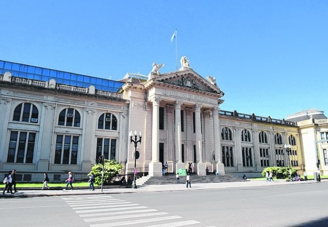 La UNR ratificó calendario académico vigente con clases online | Información General