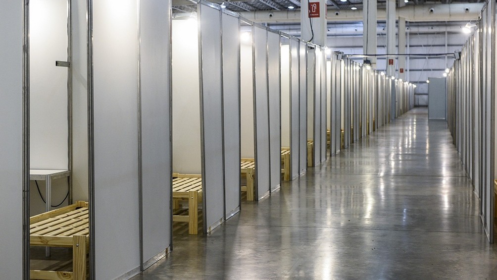 Coronavirus: instalan en Tecnópolis un centro de salud con más de 2.400 camas para pacientes leves | Información General