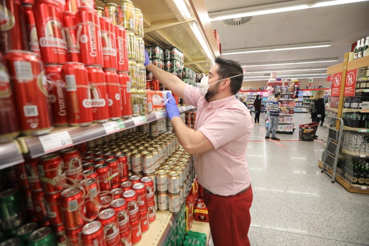 Trabajadores de supermercados reclaman testeos masivos y control de temperatura | Información General