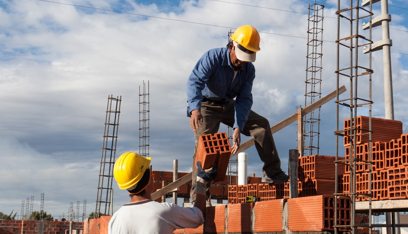 La actividad industrial cayó 33,5 % y la construcción 75,6% interanual en abril | Información General