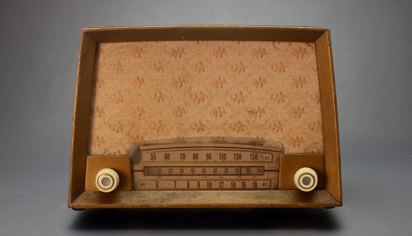 Los 100 años de la radio y un libro rosarino que refleja su historia con el recuerdo de los oyentes | Información General