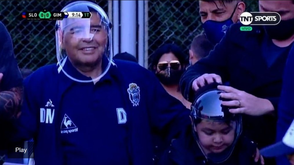 La máscara anticovid de Maradona y su hijo Diego Fernando ya es furor | Deportes