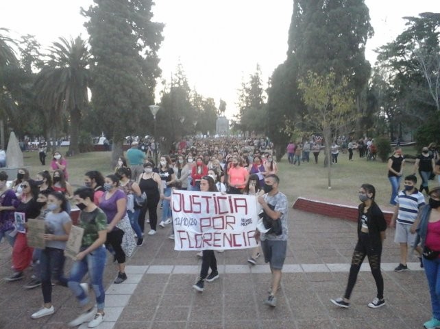 Femicidio en San Jorge: despiden a la militante feminista asesinada con una vigilia y el reclamo de justicia | Información General