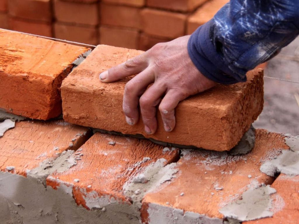 El Gobierno planea lanzar créditos hipotecarios que se actualicen por la variación del salario | Información General