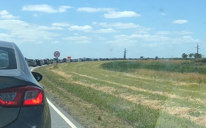 Intenso tránsito hacia la costa: viajan más de 2700 vehículos por hora | Información General