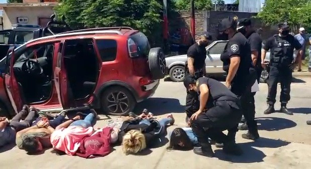 Robo y persecución en Rosario: hay nueve detenidos, cuatro son menores | Información General