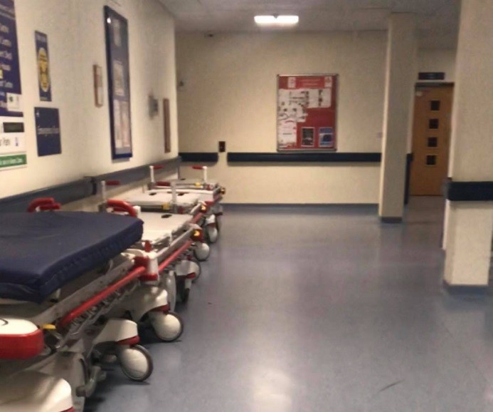 Negacionista del coronavirus salió a fotografiar hospitales "vacíos" | Tecnología