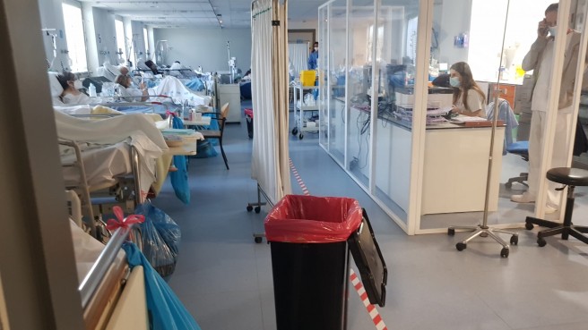 Video escalofriante: imágenes de una sala de terapia colapsada en un hospital de Madrid | Tecnología
