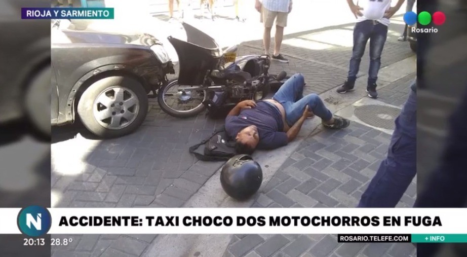 Delincuentes en fuga: un taxista chocó a dos personas que huían en moto | Información General