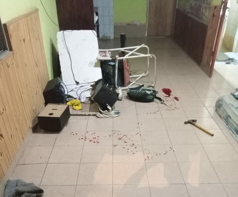 Desconoció a su amigo con quien vive y le partió la cabeza de un martillazo | Información General