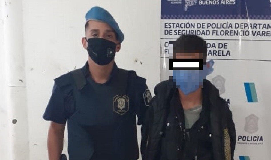 El chofer y un pasajero detuvieron a un ladrón armado en un colectivo | Información General