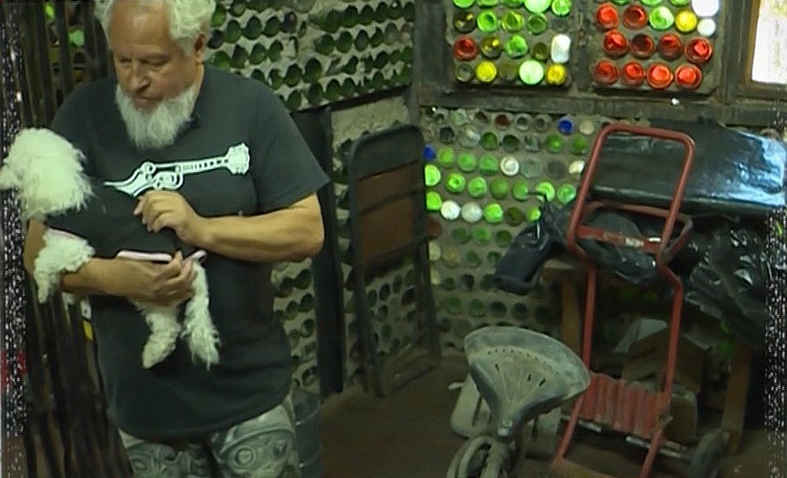 Argentino construyó su casa con botellas de vidrio | Tecnología