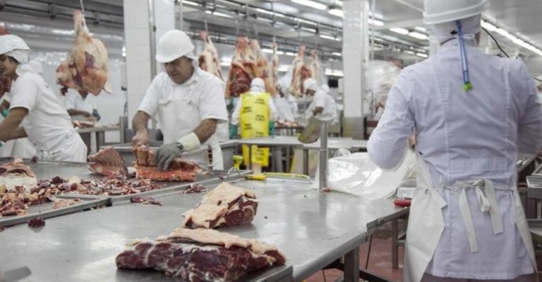 Paritarias: los trabajadores de la carne lograron un aumento anual del 38% | Información General