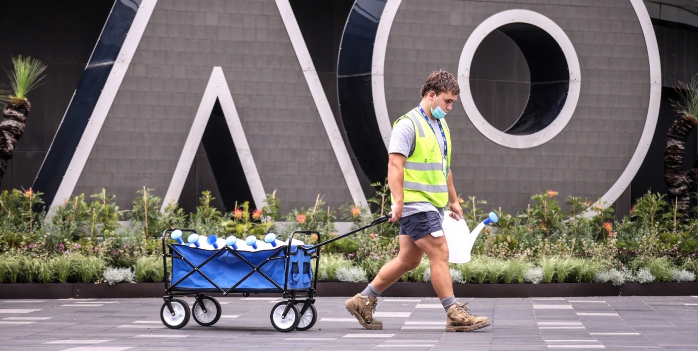 Más de 500 tenistas y acreditados al Abierto de Australia fueron aislados tras caso de covid | Deportes