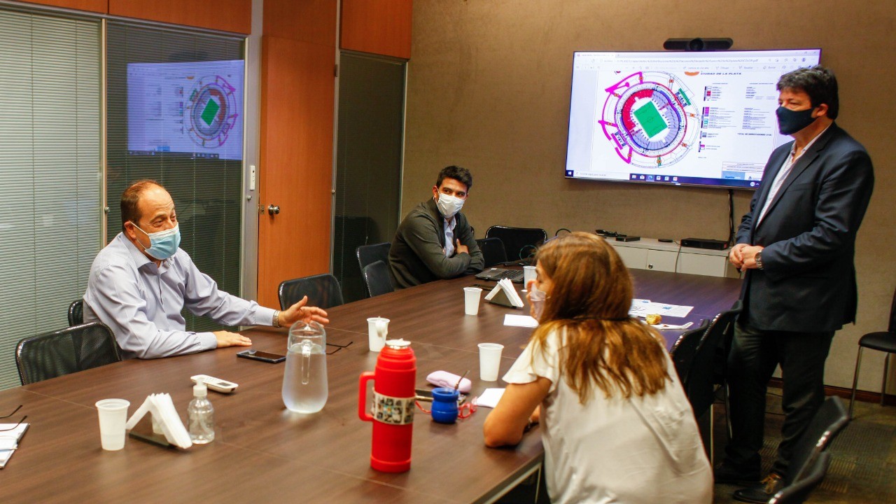 Fútbol: ¿Vuelven los hinchas a las canchas? | Información General