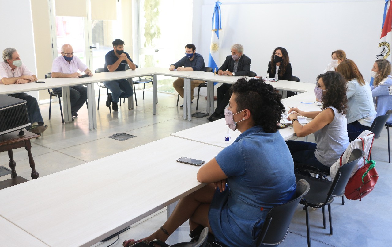 La provincia coordina acciones de seguridad con concejalas y vecinalistas de Rosario | Información General