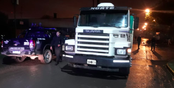 Atacaron a balazos un camionero para robarle en la Autopista Rosario Santa Fe | Información General