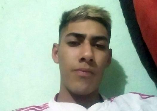 Video: el momento en que un joven es asesinado por su ex novia de una puñalada | Información General