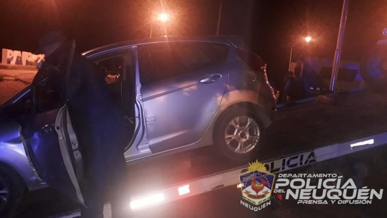 Le iban a secuestrar el auto en un control y le pegó un cabezazo a un comisario | Información General