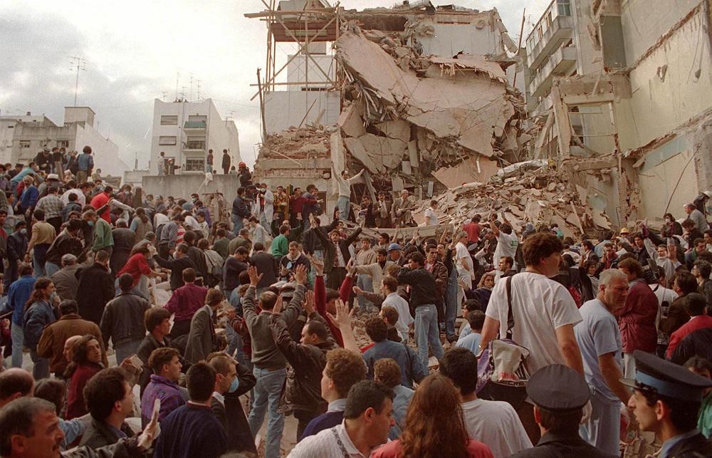 La DAIA criticó a Menem por los atentados y los indultos a militares de la dictadura | Información General