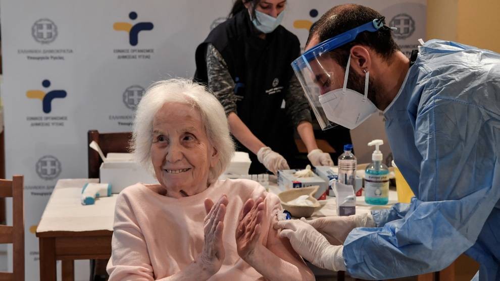 Covid-19: inscribirán a los mayores de 70 años que deseen vacunarse | Información General