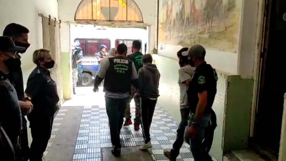 "Yo nunca vendí droga, consumo marihuana nada más", declaró un policía bahiense detenido | Información General