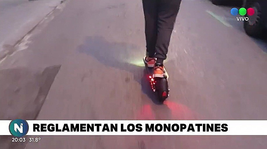 Rige reglamento para monopatines eléctricos: con casco y seguro | Información General