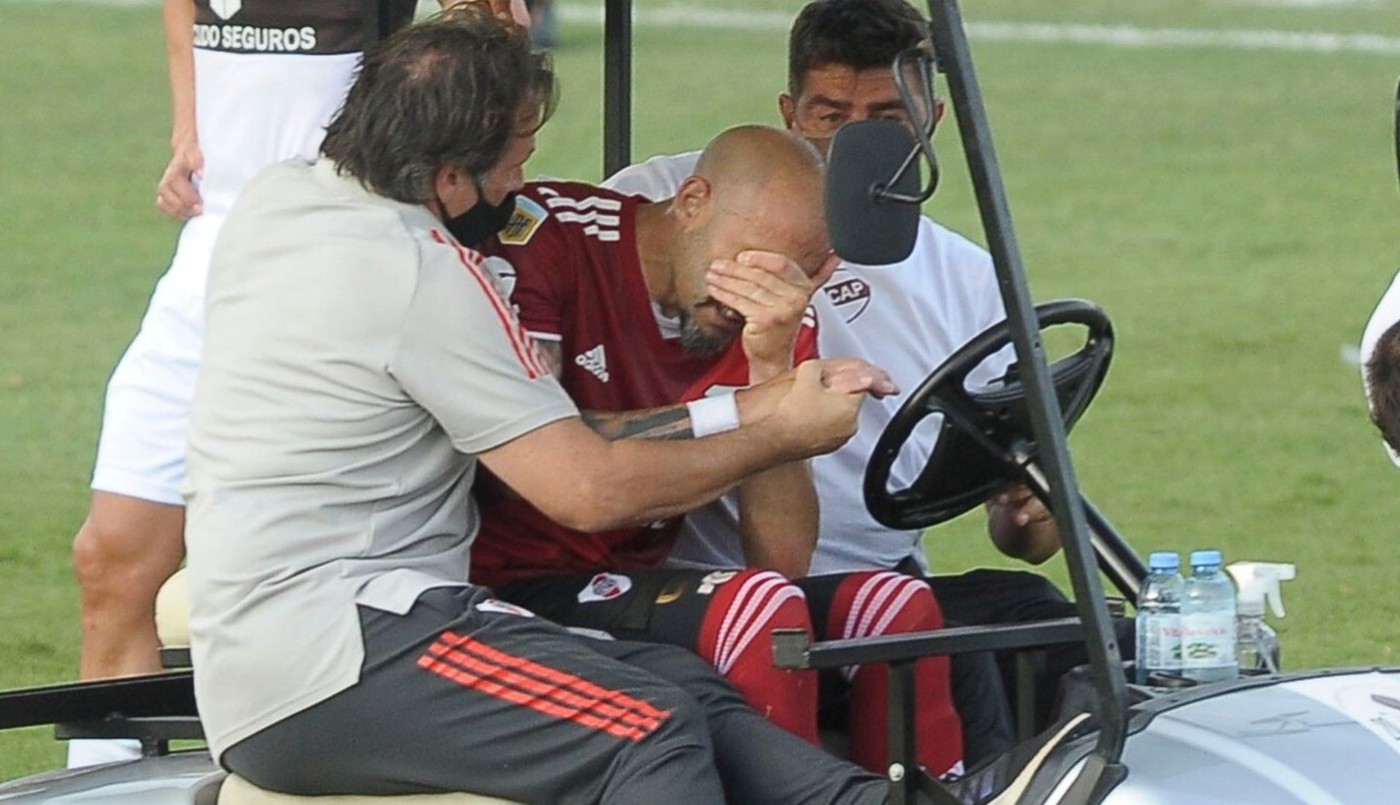 Javier Pinola sufre una fractura de antebrazo: de dos a tres meses afuera | Deportes