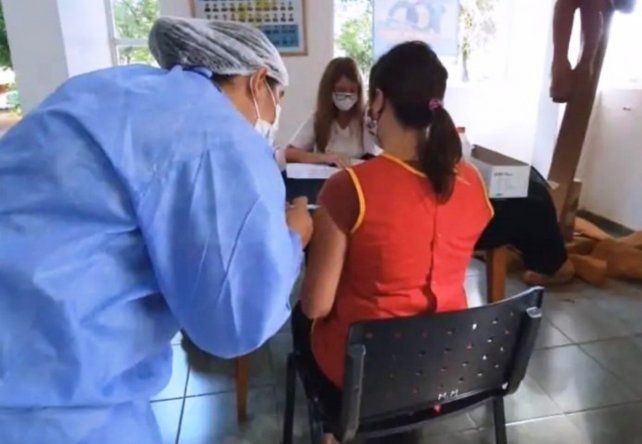 Trotta celebró la vacunación a los docentes en todo el país | Información General