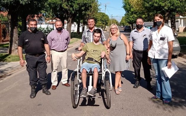 Fabrican una bicicleta adaptada y juegos para niños autistas en dos cárceles bonaerenses | Tecnología