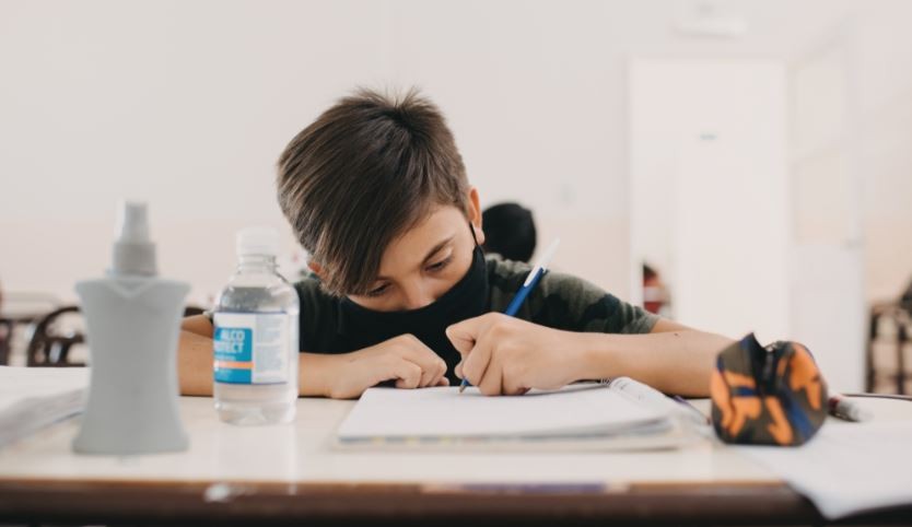 El 40% de los colegios privados afirman que no podrían afrontar un nuevo cierre de aulas | Información General